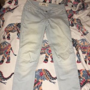 blue washed hollister stretchy jeans!